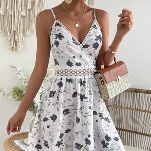SHEIN VCAY Floral Print Guipure Lace Insert Cami Dress